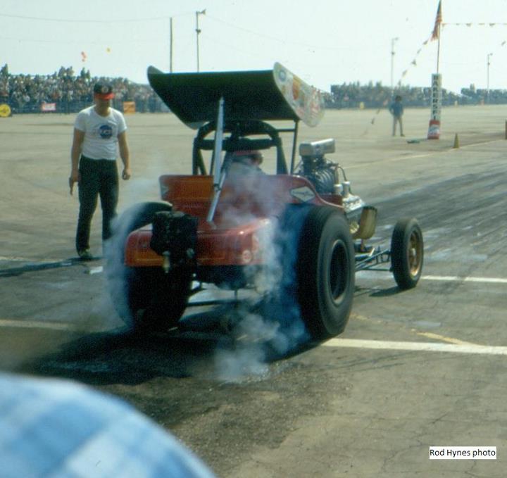 Wild Willie getting the tyres warm!!