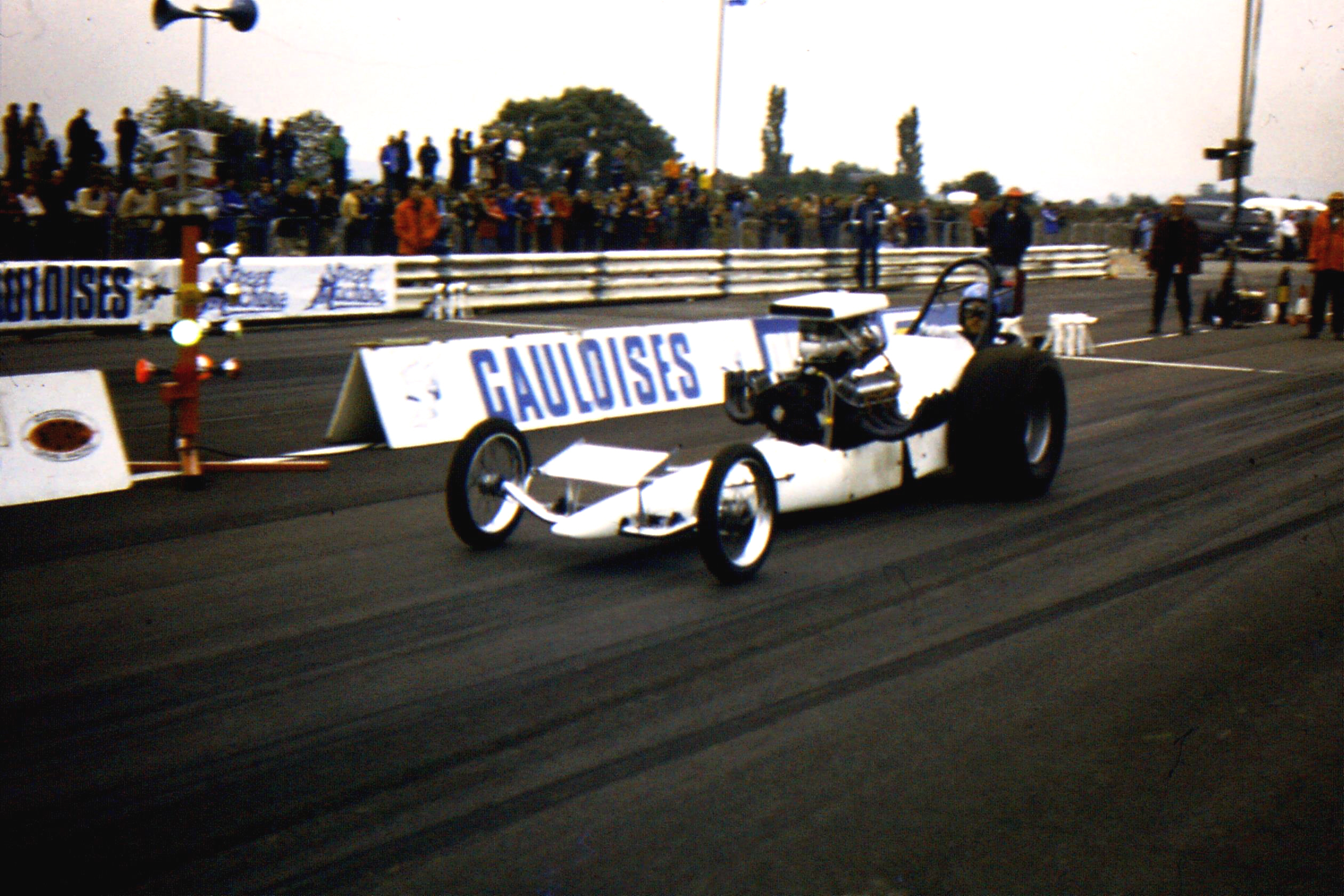 DM820.jpg